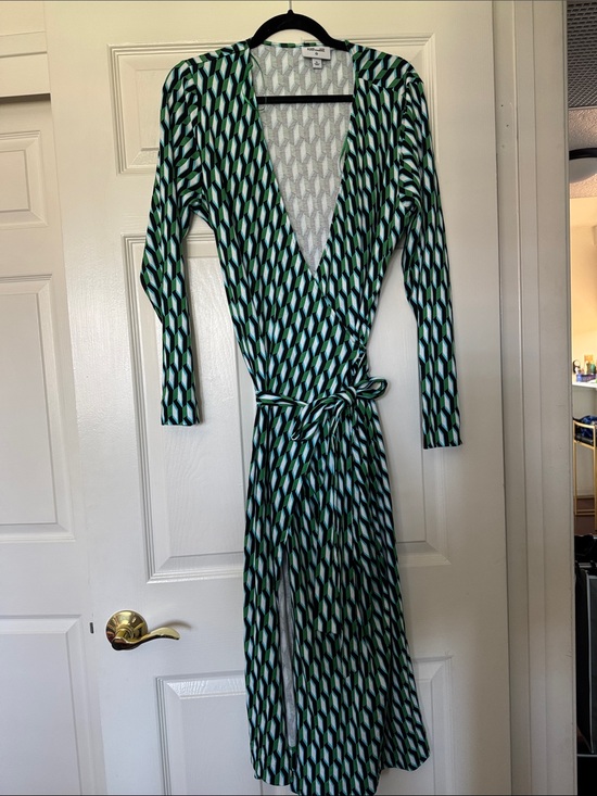 Diane Von Furstenberg Dresses & Skirts - Diane Von Furstenberg for Target Long Sleeve Wrap Dress in Green Geometric Print
